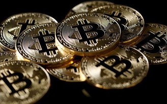 Giá Bitcoin ‘bốc hơi’ hơn 2.000 USD sau 3 ngày