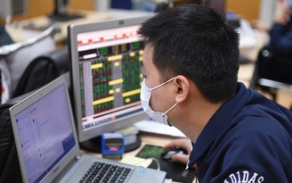 Cổ phiếu Việt Nam tăng cao bất chấp chứng khoán thế giới chao đảo