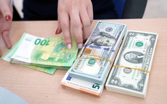 Giá USD hôm nay 10.10.2022: Tiếp tục gia tăng vượt xa euro