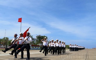 Cờ Tổ quốc trên tuyến đầu - Kỳ 2: Nắng gió đảo xa