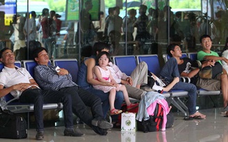 Huỷ nhiều chuyến bay đến Nha Trang, Đà Lạt do bão số 9