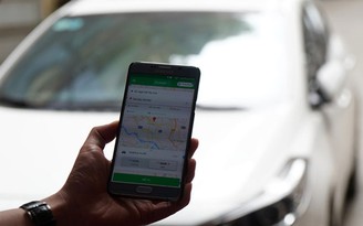 Bị quản chung như taxi, Grab đề nghị không gắn hộp đèn trên nóc xe