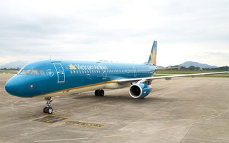 Tiếp viên Vietnam Airlines trả lại gần 300 triệu đồng khách bỏ quên trên máy bay