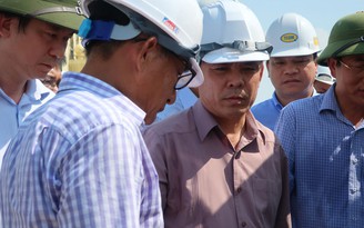Bộ trưởng GTVT hứa sửa chữa mặt cầu Thăng Long ‘bền vững’ 7 - 10 năm