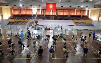 Hà Nội trưng dụng sân vận động, nhà văn hóa để tiêm vắc xin quy mô lớn