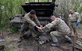 Chiến sự chiều 2.5: Ukraine chuẩn bị 'phản công', Nga lên án viện trợ vũ khí