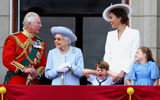 Anh tưng bừng đại lễ bạch kim mừng 70 năm Nữ hoàng Elizabeth II tại vị