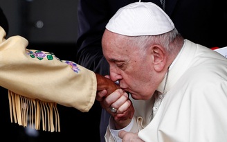 Giáo hoàng Francis đến Canada trong 'chuyến đi chuộc tội'