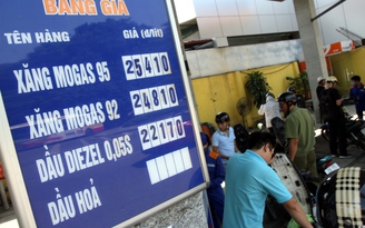 Xăng tăng giá 275 đồng/lít