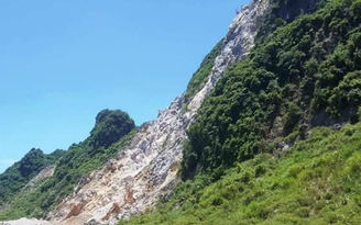 Say nắng, một công nhân khai thác đá ngã xuống đất tử vong