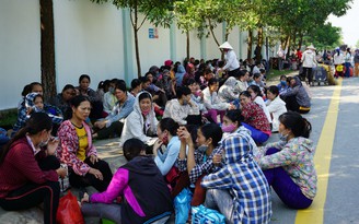 Hàng ngàn công nhân ở Thanh Hóa đồng loạt ngừng việc đòi tăng lương