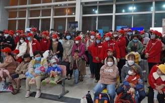 Thanh Hóa: ‘Chuyến bay 0 đồng’ giúp 225 công nhân về quê đón tết