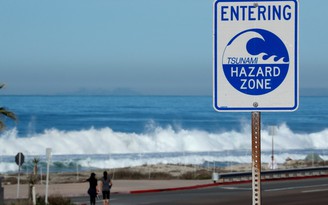 Nhiều tiểu bang Mỹ hoảng loạn vì cảnh báo sóng thần giả