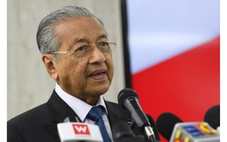 Ông Mahathir đùa: Thế giới sẽ bùng nổ dân số nếu thiếu cao su Malaysia