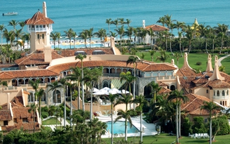 Một phụ nữ Trung Quốc mang USB chứa mã độc bị bắt tại resort của ông Trump