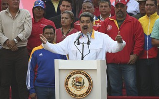 Venezuela nghi Mỹ ‘phá hoại’ tàu chở thực phẩm, nhiên liệu viện trợ