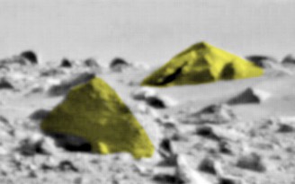 Phát hiện 2 'kim tự tháp của người ngoài hành tinh' trên sao Hỏa?