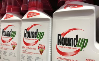 Bayer chi gần 11 tỉ USD dàn xếp các vụ kiện thuốc diệt cỏ Roundup gây ung thư