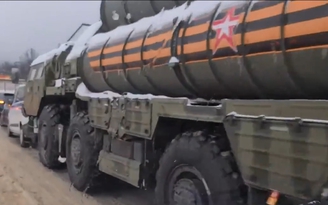 Hệ thống phòng không S-400 của Nga bị... tai nạn giao thông