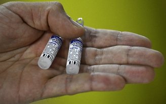 Brazil tố vắc xin Covid-19 của Nga nhiễm virus sống
