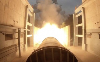 Trung Quốc thử khai hỏa động cơ tên lửa nhiên liệu rắn lớn nhất thế giới