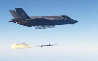 Mỹ bán tên lửa không đối không hiện đại cho Ả Rập Xê Út để diệt UAV