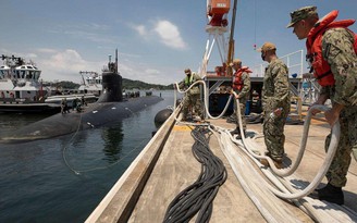 Tàu ngầm Mỹ gặp nạn ở Biển Đông khiến 3 sĩ quan mất việc