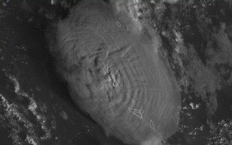 Sóng thần do núi lửa phun: phát hiện tín hiệu cầu cứu trên đảo ở Tonga