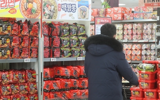 Mì ăn liền Hàn Quốc 'hốt bạc' nhờ Covid-19