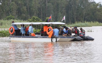 Chìm phà chở học sinh trên sông Mê Kông ở Campuchia, ít nhất 14 người tử vong