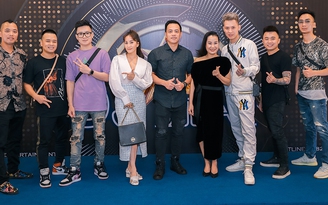 Khánh Thi xuất hiện trẻ trung bên ‘dàn’ DJ nổi tiếng Việt Nam