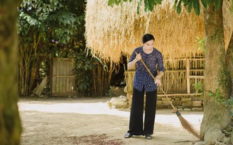 ‘Về miền ký ức' cùng 'Sao Mai' Huyền Trang và tác giả Lê Xuân Bắc