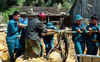 Phát hiện quả bom 'khủng' 750 kg khi đào móng nhà