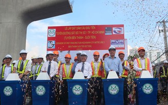 Lắp dầm trên cao đầu tiên metro Bến Thành - Suối Tiên, dự kiến hoàn thành sớm 2 năm