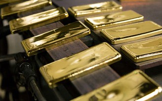 Giới đầu tư bán tháo kéo giá vàng giảm mạnh