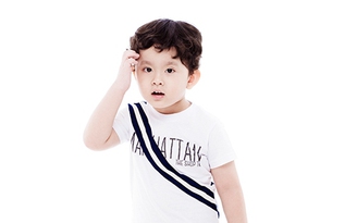 Con trai Tim - Truơng Quỳnh Anh tự tin làm người mẫu thời trang