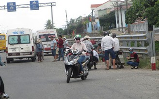 Tỉnh bơ dừng bắt khách giữa đường ngay nội ô Đà Nẵng