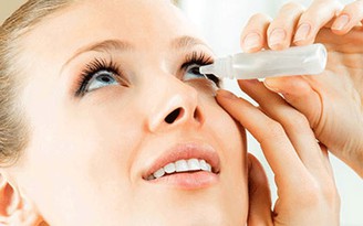 Bác sĩ ơi: Sau khi mổ lasik, khi nào dùng máy tính được?