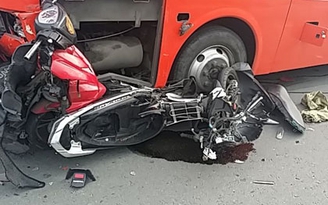 Xe khách Phương Trang tông hàng loạt xe máy trên cầu vượt Cây Gõ diễn ra như thế nào?