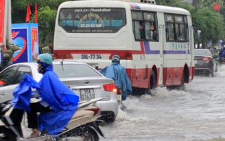 Mưa lớn, nhiều tuyến đường ở Thanh Hoá thành 'sông'