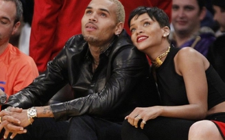 Rihanna tiết lộ lý do quay lại với Chris Brown sau khi bị hành hung