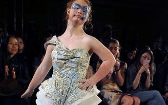 Người mẫu mắc hội chứng down khuấy động sàn thời trang New York