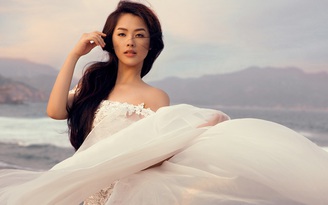 Hotgirl 'Vietnam Idol' Khánh Tiên khoe vẻ đẹp trong veo trước biển
