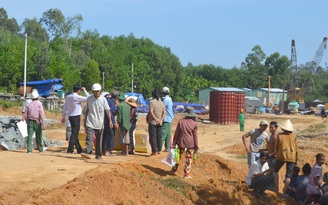 'Phong tỏa' đường cao tốc bằng quan tài: Chính quyền khẳng định làm đúng khâu đền bù