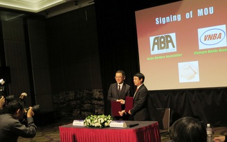 Lễ ký kết Biên bản ghi nhớ giữa Hiệp hội ngân hàng Châu Á và Hiệp hội ngân hàng Việt Nam