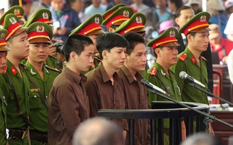 Bị cáo thảm sát Bình Phước: 'Anh không giết được thì để em xử hết'