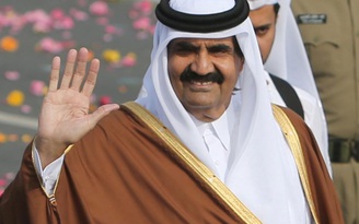 Thái thượng hoàng chơi lễ gãy chân, máy bay Qatar 'đổ' đến Thụy Sĩ