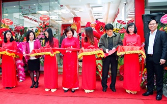Điện Quang mở showroom tại Hà Nội