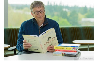 Bill Gates có thói quen đọc sách khi còn nhỏ