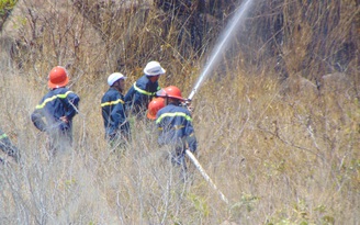 Hơn 30 giờ chữa cháy trên núi Minh Đạm
